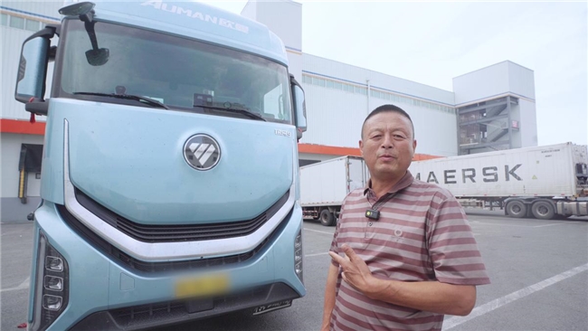 百公里油耗24.3L！老司机李师傅：欧曼银河9 680马力是我纵横南北的底气